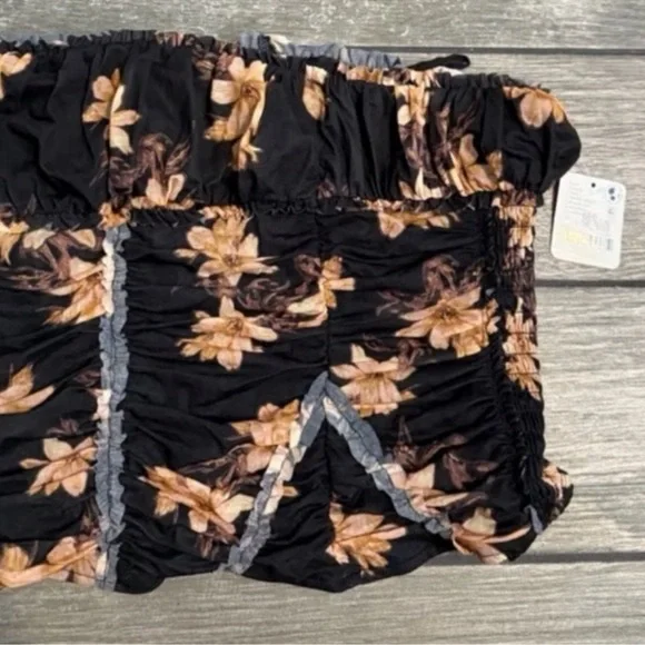 Free People NWT Scotty Top in Tropic Night Size Medium - Picture 2 of 4